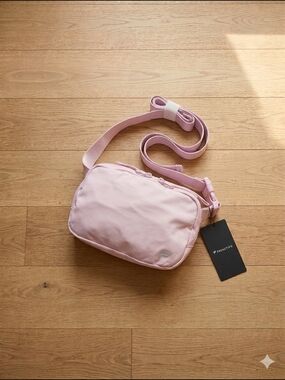 NWT FABLETICS Pink Crossbody Belt Bag- Light Pink